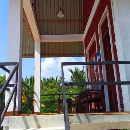 Coral Waves Inn Pasikuda Kalkudah  Exterior photo